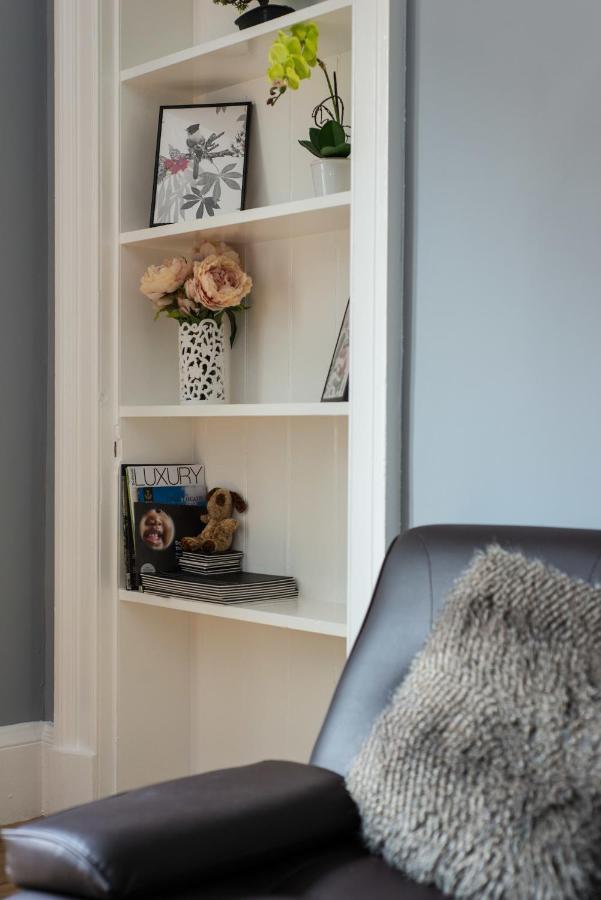 Large 1 bedroom apartment with free parking EDI Buitenkant foto