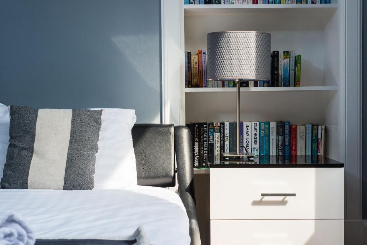 Large 1 bedroom apartment with free parking EDI Buitenkant foto