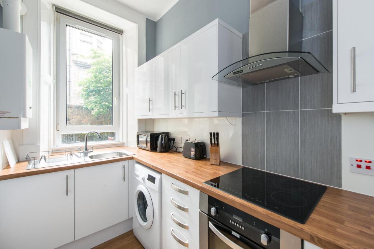 Large 1 bedroom apartment with free parking EDI Buitenkant foto
