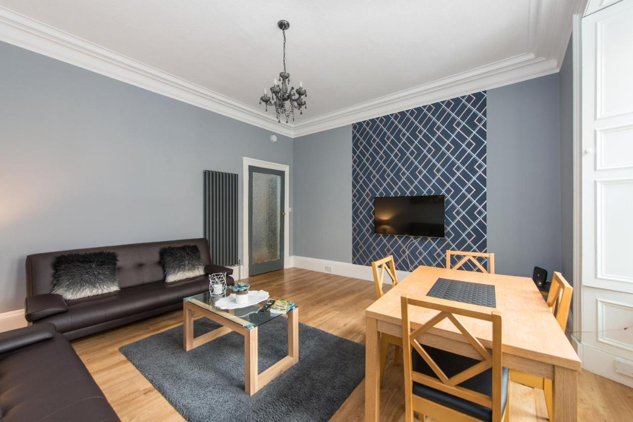 Large 1 bedroom apartment with free parking EDI Buitenkant foto
