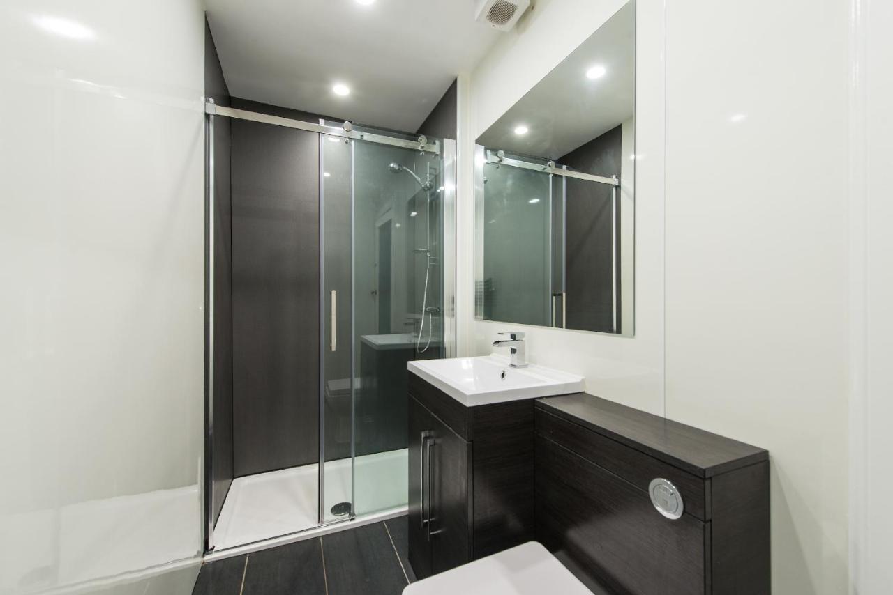 Large 1 bedroom apartment with free parking EDI Buitenkant foto