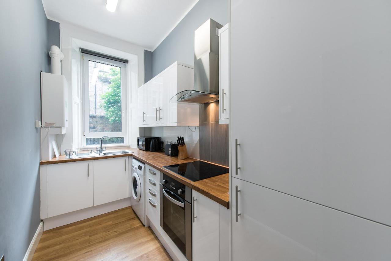 Large 1 bedroom apartment with free parking EDI Buitenkant foto